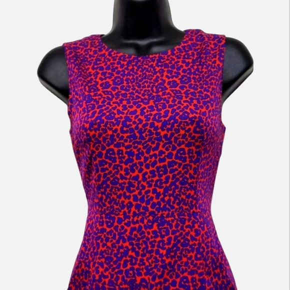 Diane Von Furstenberg Silk Dress Sleeveless Red & Blue Animal Print Sheath US 4 - Picture 2 of 8